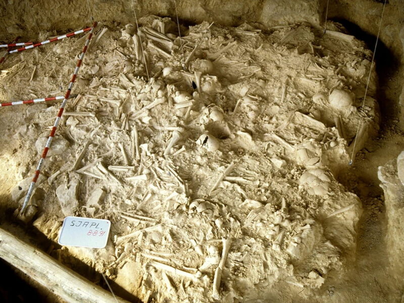 Surface view of the eastern corner of the funerary deposit before excavation