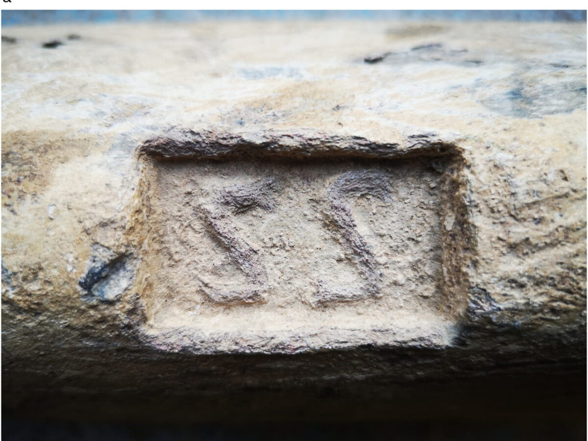 One of the ingots with the SS mark (societas Sisaponensis)