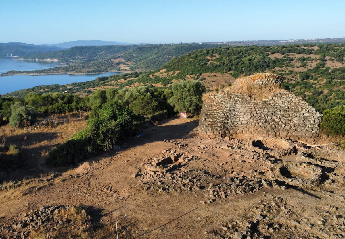 Excavation in the nuraghe of Iloi in Sardinia