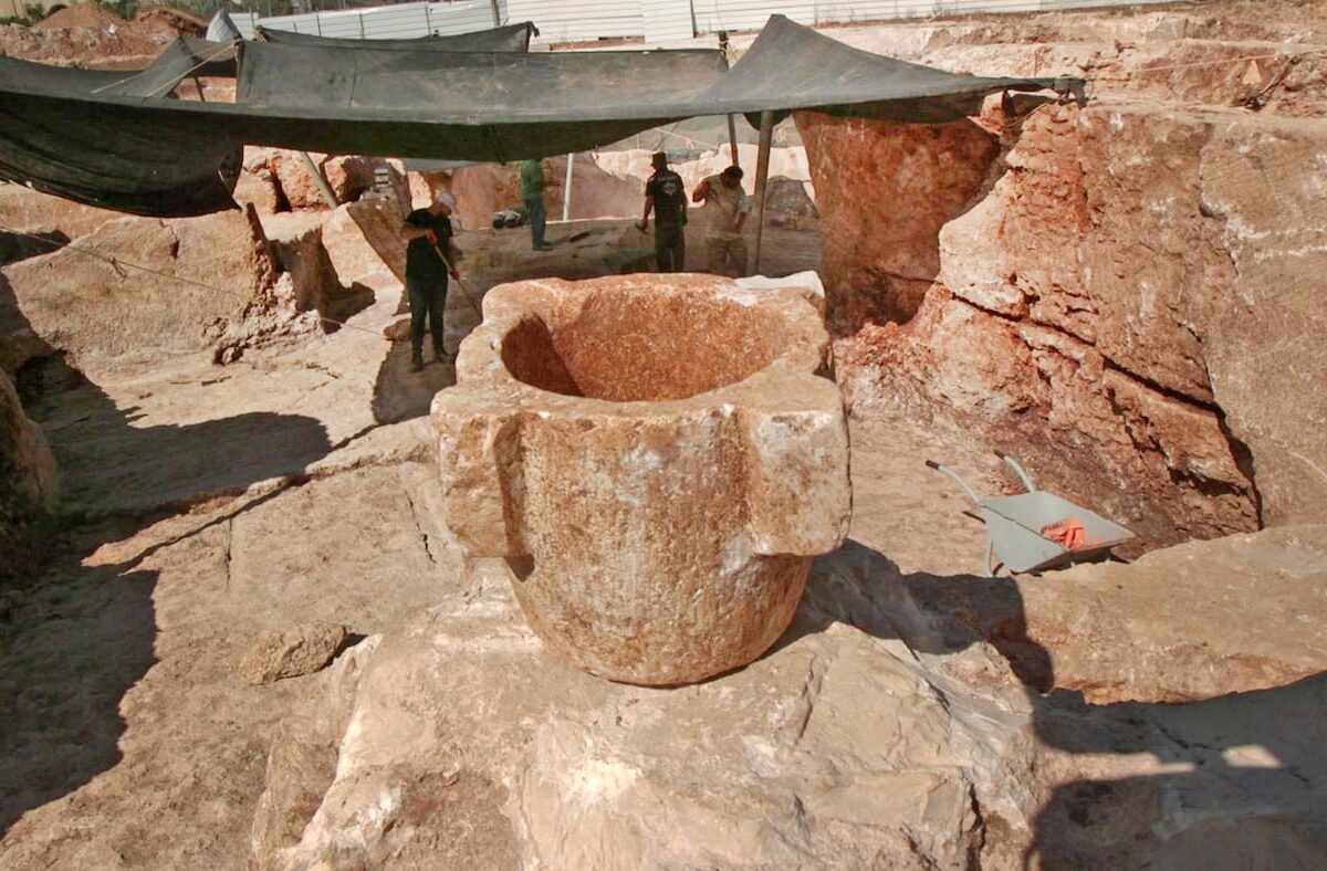 Large 2.5-ton stone blocks and tools found in a large quarry in Jerusalem